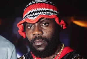 Nigerian-Rapper-Odumodublvck-Criticised-For-Kicking-Fans-Phone